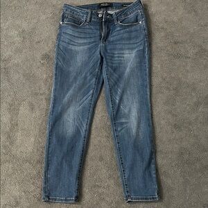 Judy Blue Los Angeles Relaxed Fit Stretchy Distressed Straight Leg Jeans Size 28